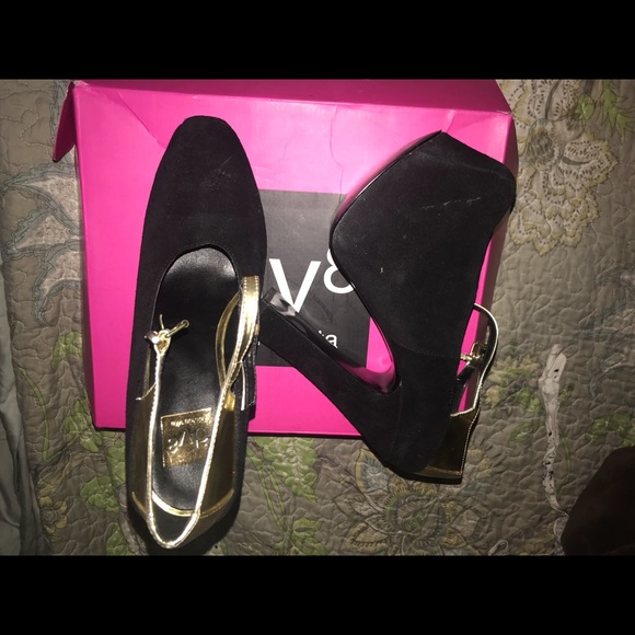 Black & Gold Mary Jane Platforms - Picture 6 of 6